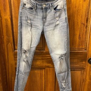 Mid rise distressed skinny